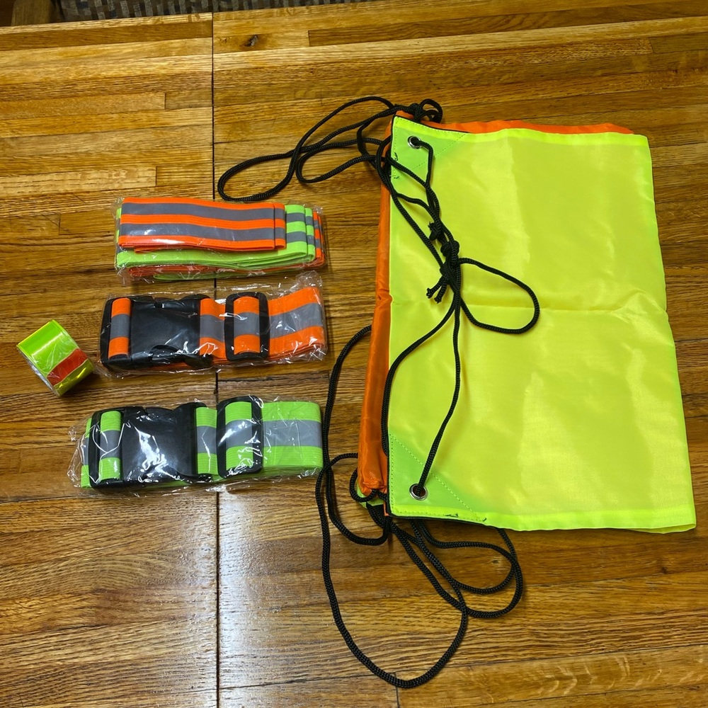 NWT 12 Pieces high visibility for dog walkers